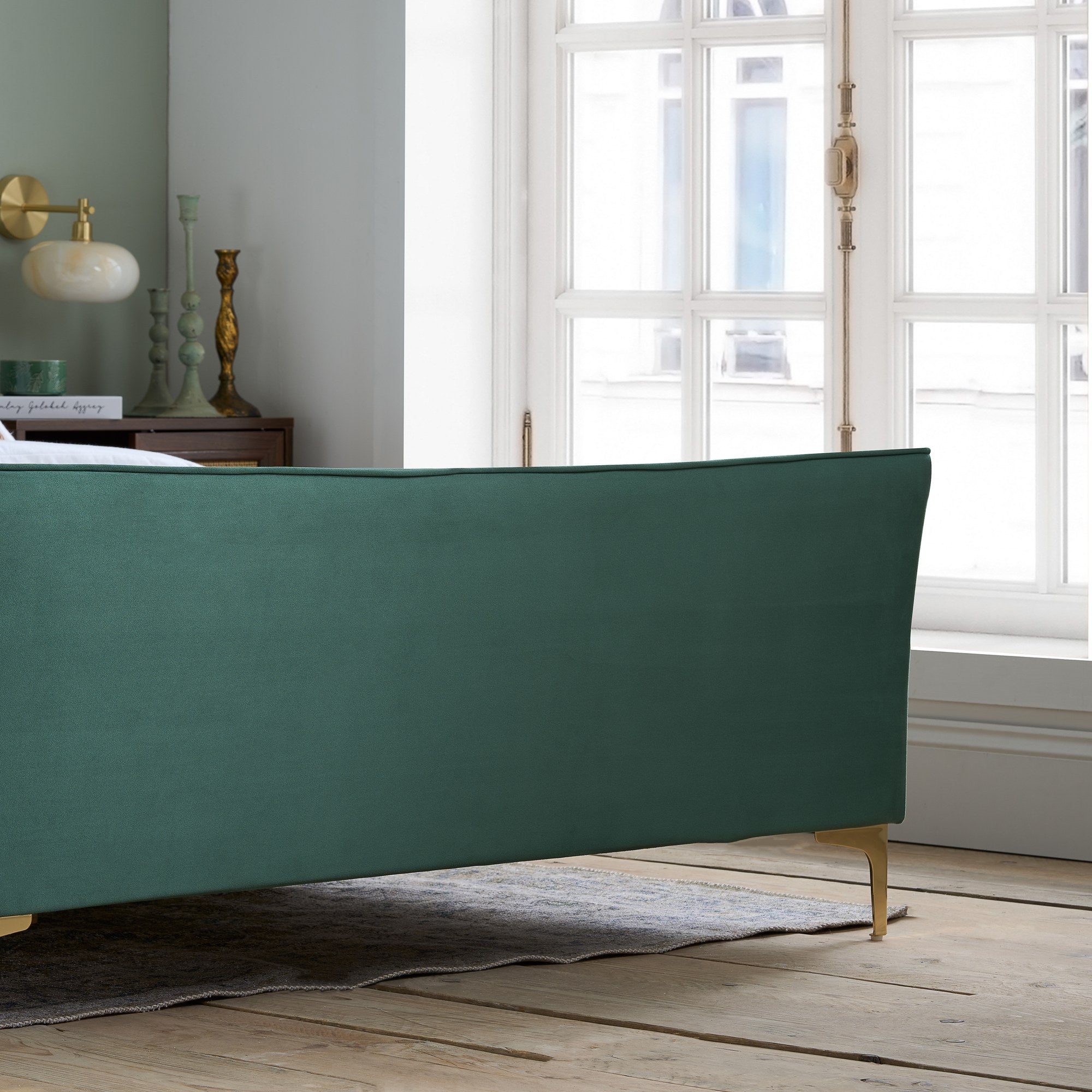 Clover King Bed