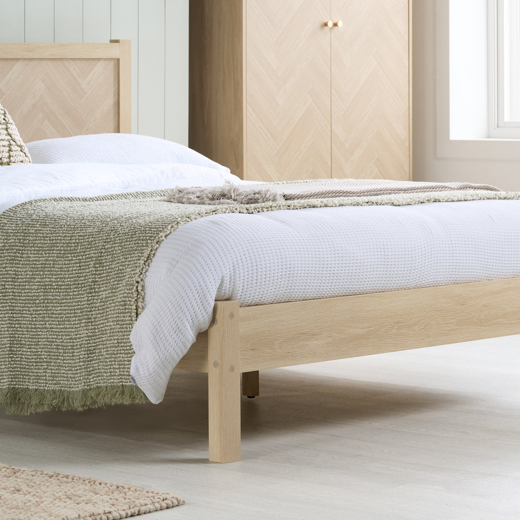 Herringford King Bed