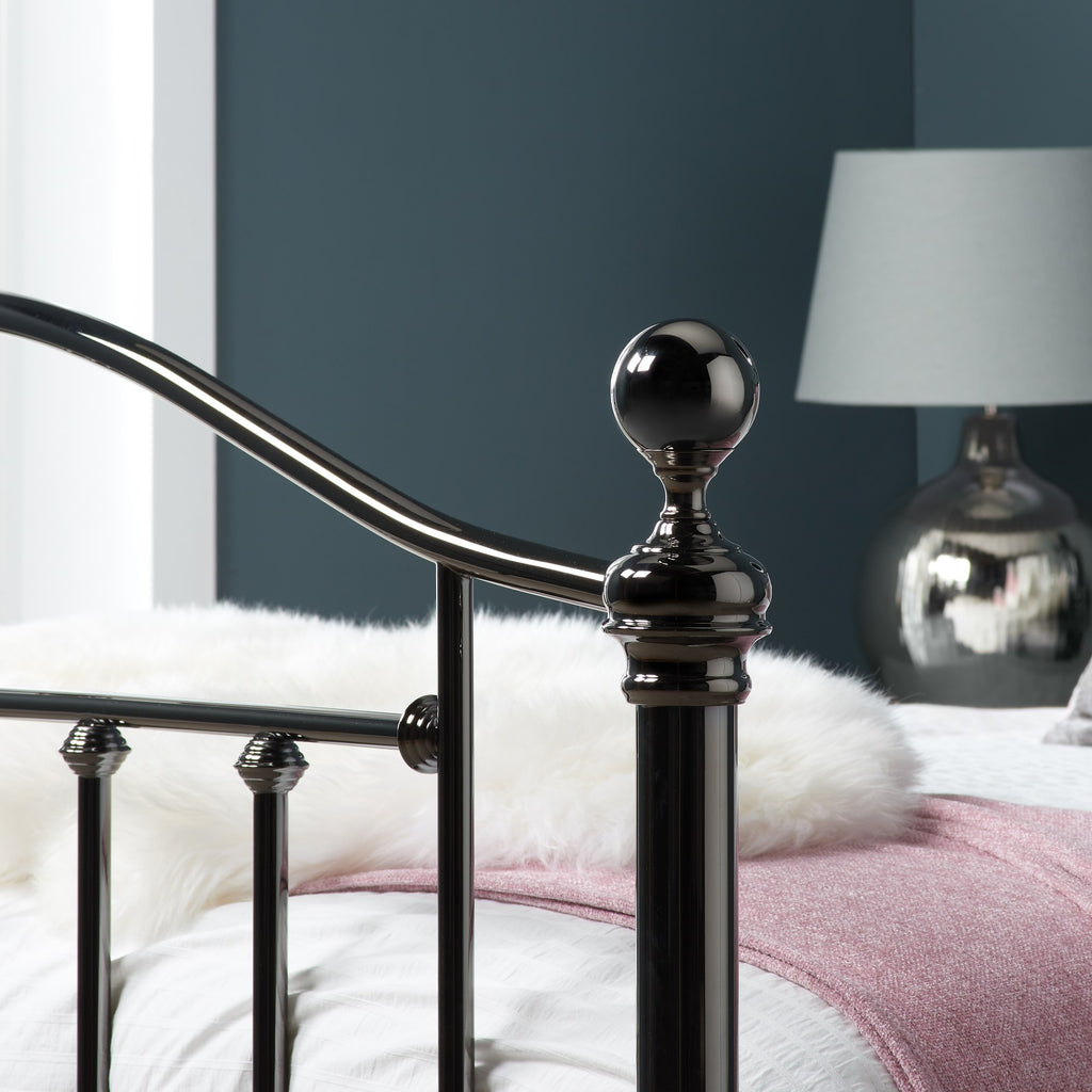 Victoria Double Bed