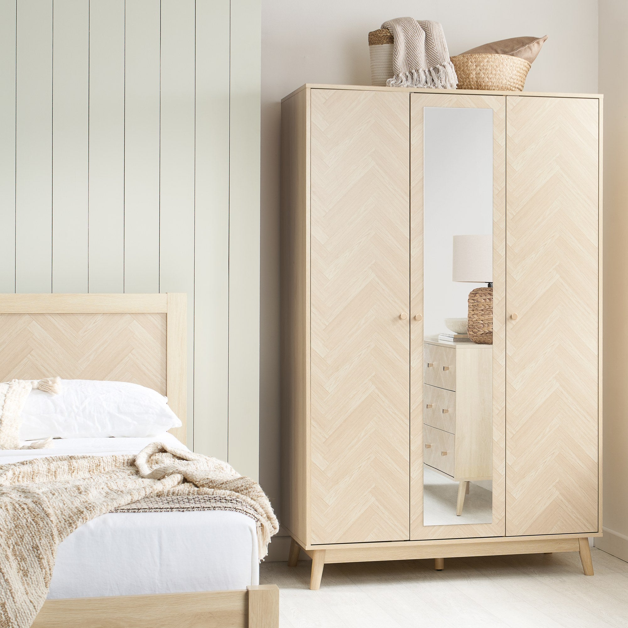 Herringford 3 Door Wardrobe With Mirror