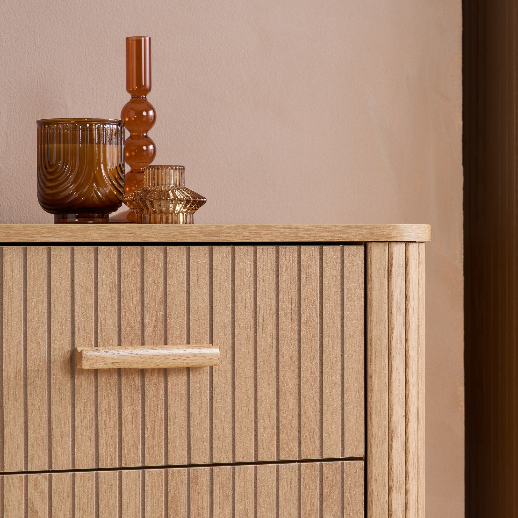 Axel 5 Drawer Fluted Chest