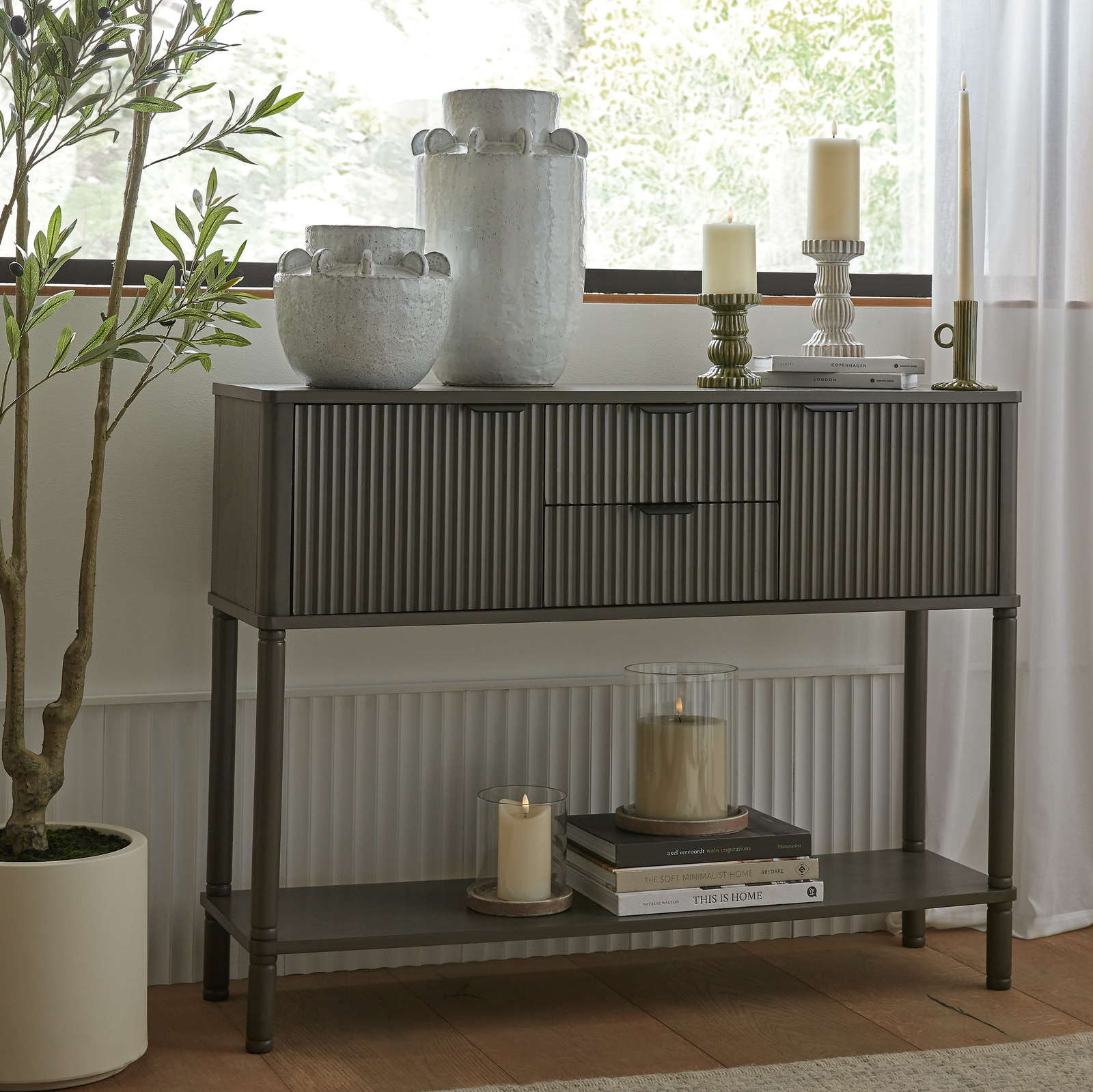 Reed Collection 2-Drawer 2-Door Console